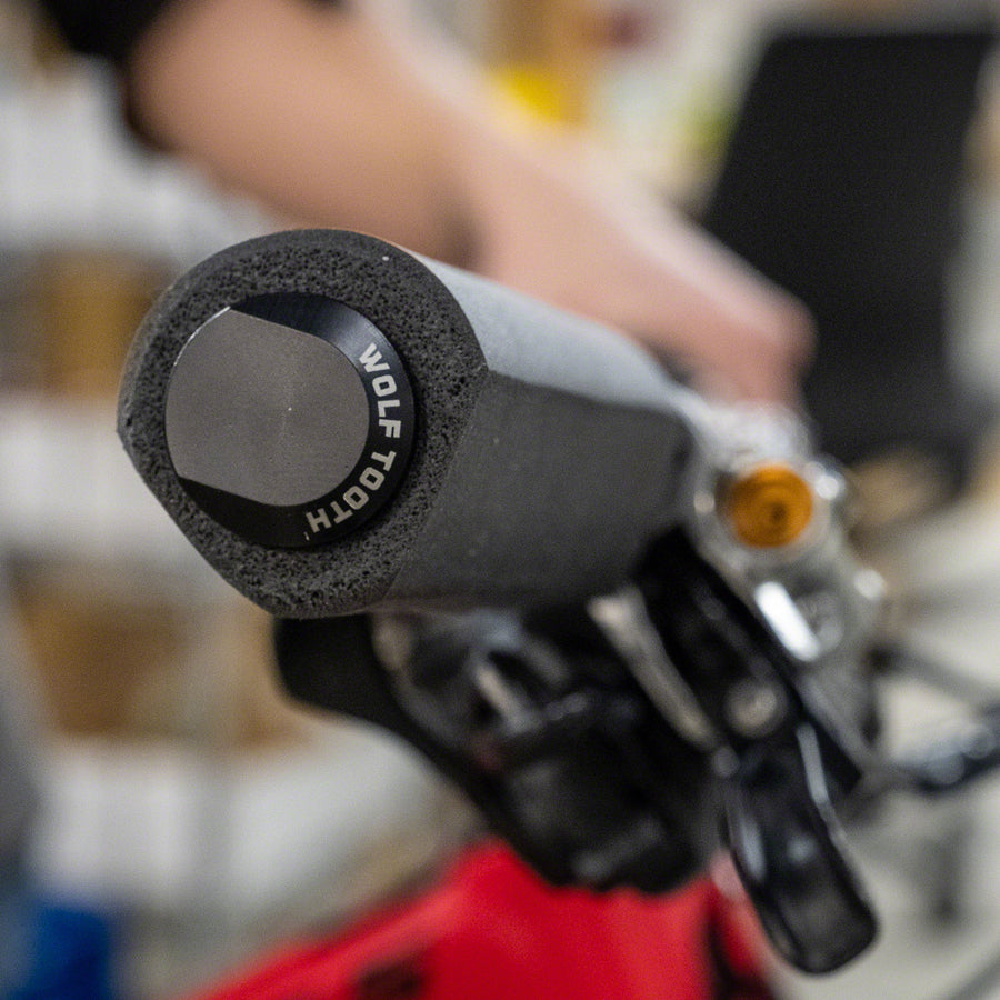 Wolf Tooth Mega Fat Paw Cam Grips