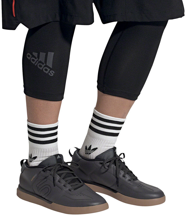 Five Ten Sleuth DLX Mid Flat Shoe - Men's, Grey Six/Core Black/Gum M2