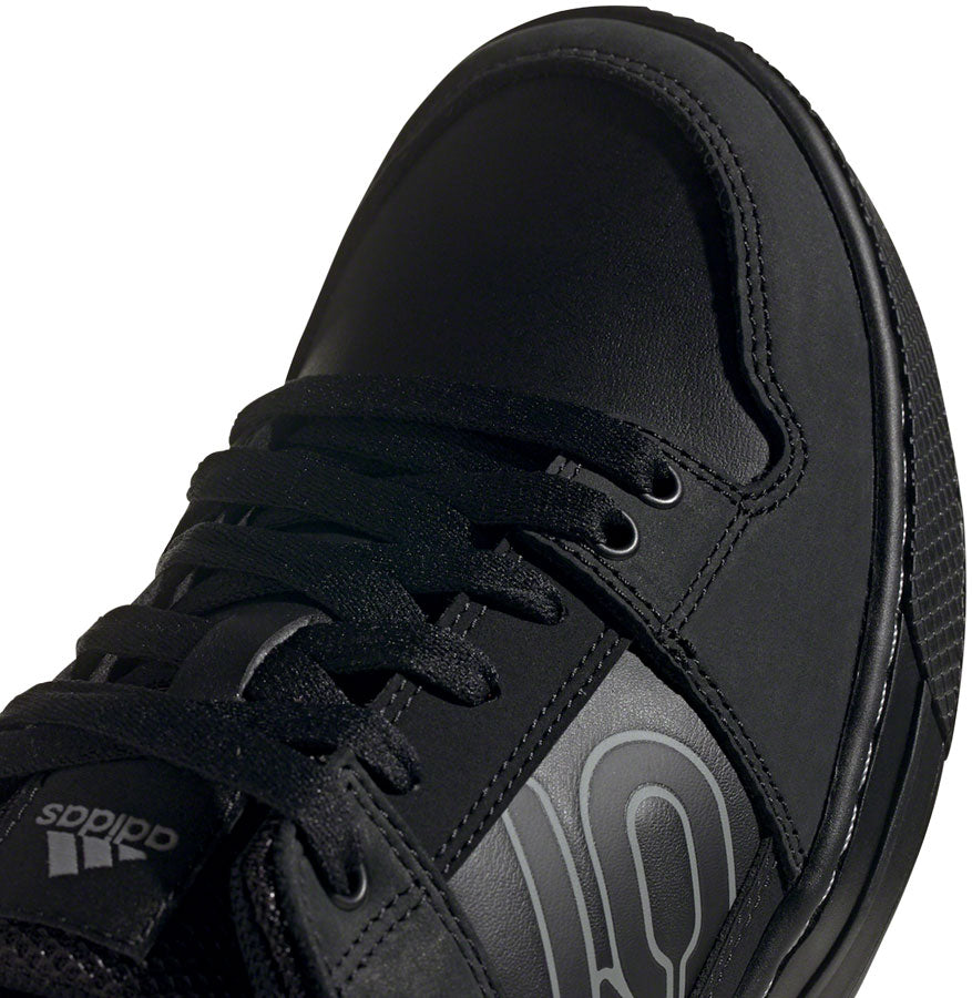 Five Ten Freerider DLX Flat Shoe - Men's, Core Black / Core Black / Grey Three