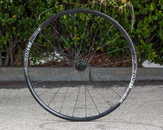 DT Swiss R470 db Aluminum 700c Wheelset thru axle 12mm
