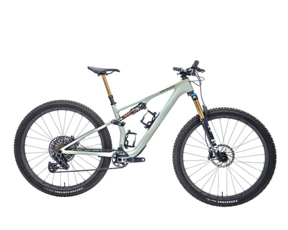 [Pre-Owned] 2025 Specialized Epic 8 Pro EVO - Size M