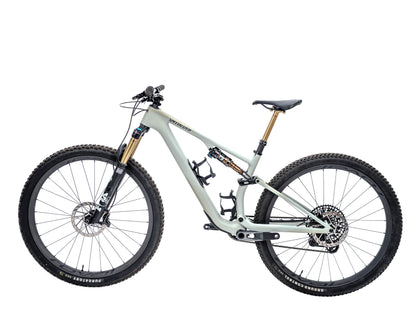 [Pre-Owned] 2025 Specialized Epic 8 Pro EVO - Size M