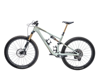 [Pre-Owned] 2025 Specialized Epic 8 Pro EVO - Size L