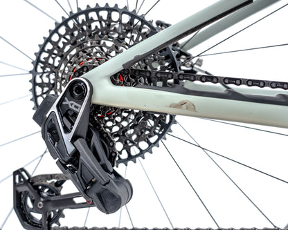 [Pre-Owned] 2025 Specialized Epic 8 Pro EVO - Size L