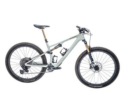 [Pre-Owned] 2025 Specialized Epic 8 Pro EVO - Size L