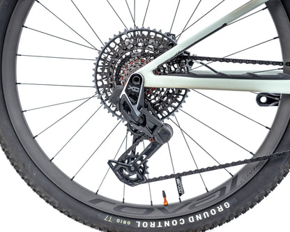 [Pre-Owned] 2025 Specialized Epic 8 Pro Evo - Size S