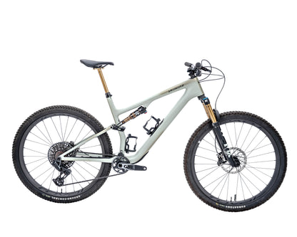 [Pre-Owned] 2025 Specialized Epic 8 Pro Evo - Size XL