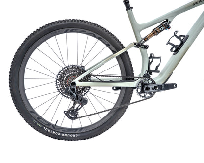 [Pre-Owned] 2025 Specialized Epic 8 Pro Evo - Size XL