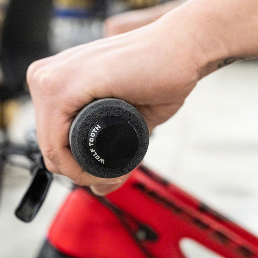 Wolf Tooth Mega Fat Paw Grips