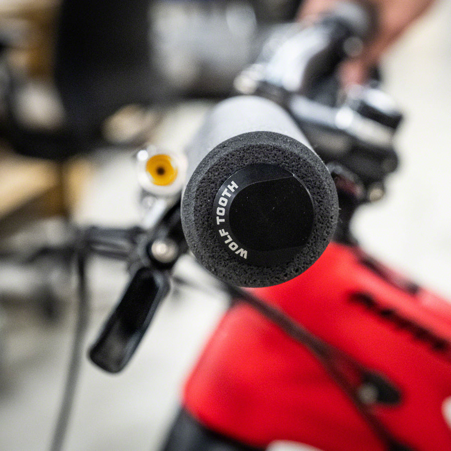 Wolf Tooth Mega Fat Paw Grips