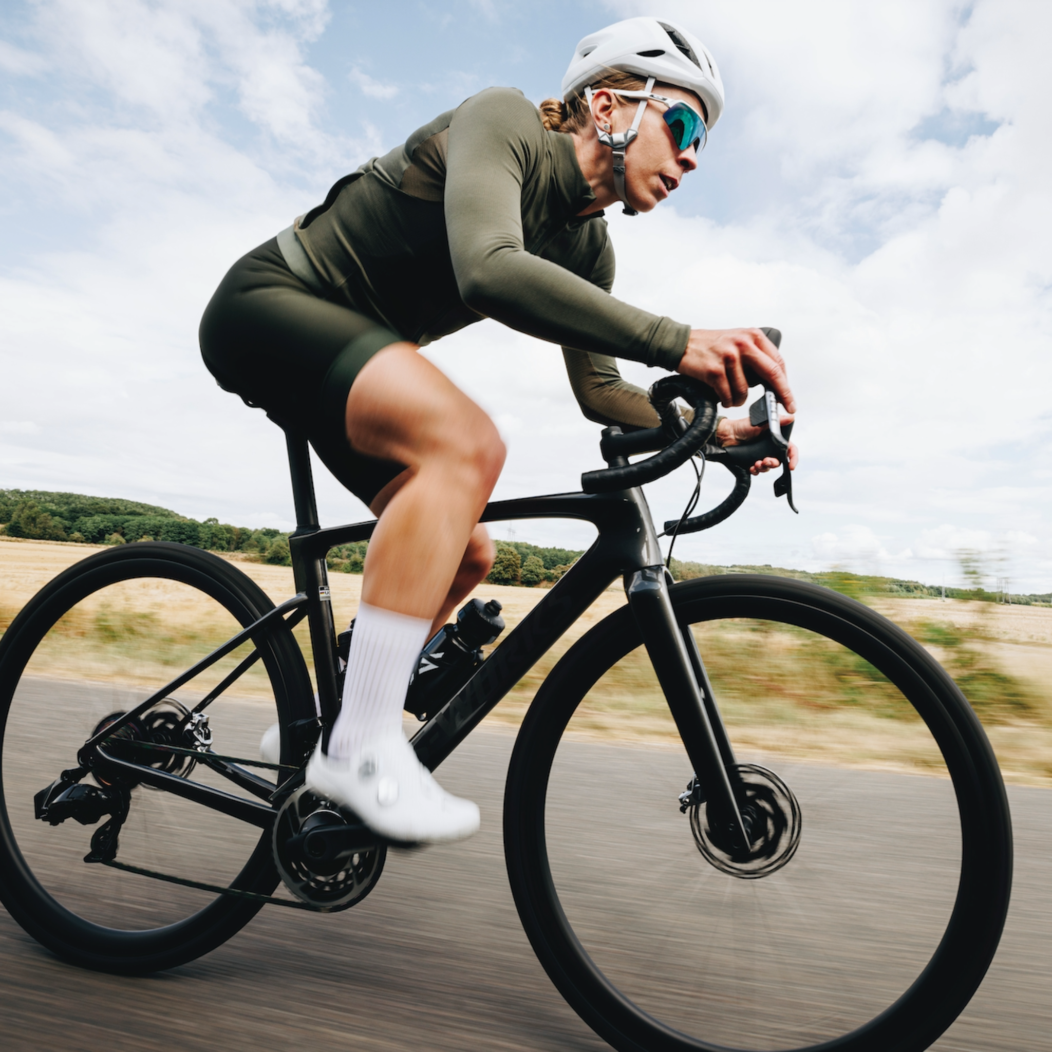 2025 Specialized Roubaix SL8 Expert - SRAM Rival eTAP AXS 2025 Specialized Roubaix SL8 Expert - SRAM Rival eTAP AXS