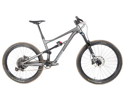 [D&R Pre-Owned] 2022 Specialized Status 160 - Smk/Arctblu S4