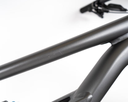 [D&R Pre-Owned] 2022 Specialized Status 160 - Smk/Arctblu S4