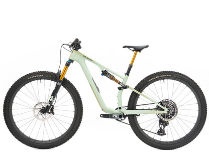 [Pre-Owned] 2025 Specialized Epic 8 Pro Evo - Size S