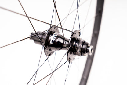 Santa Cruz Reserve 22,  Chris King XDR R45D 700C Wheelset BLK