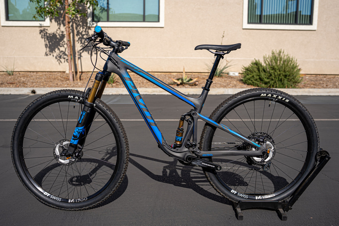 2020 Pivot Mach 4 SL Pro XT Blue MD