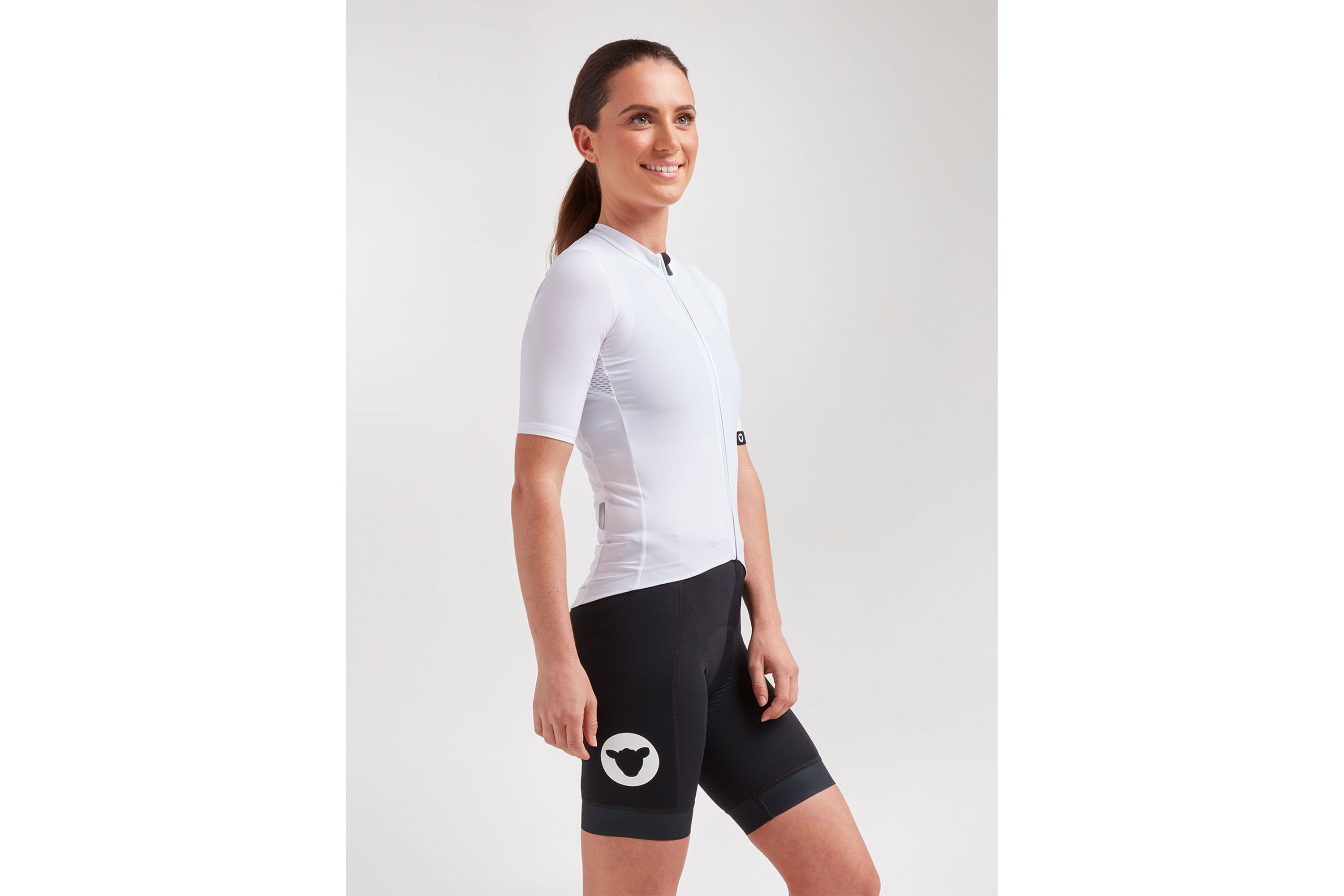 Black Sheep Cycling ESSENTIALS Mサイズ ホワイト Black Sheep Cycling Women's TEAM Jersey White – Incycle Bicycles