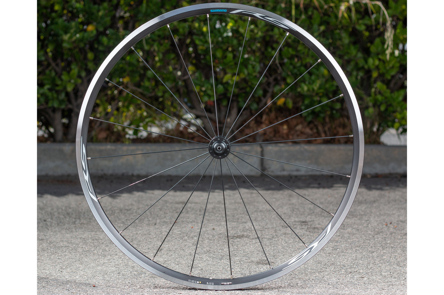 Shimano WH-RS100 rim brake wheelset w/opkge