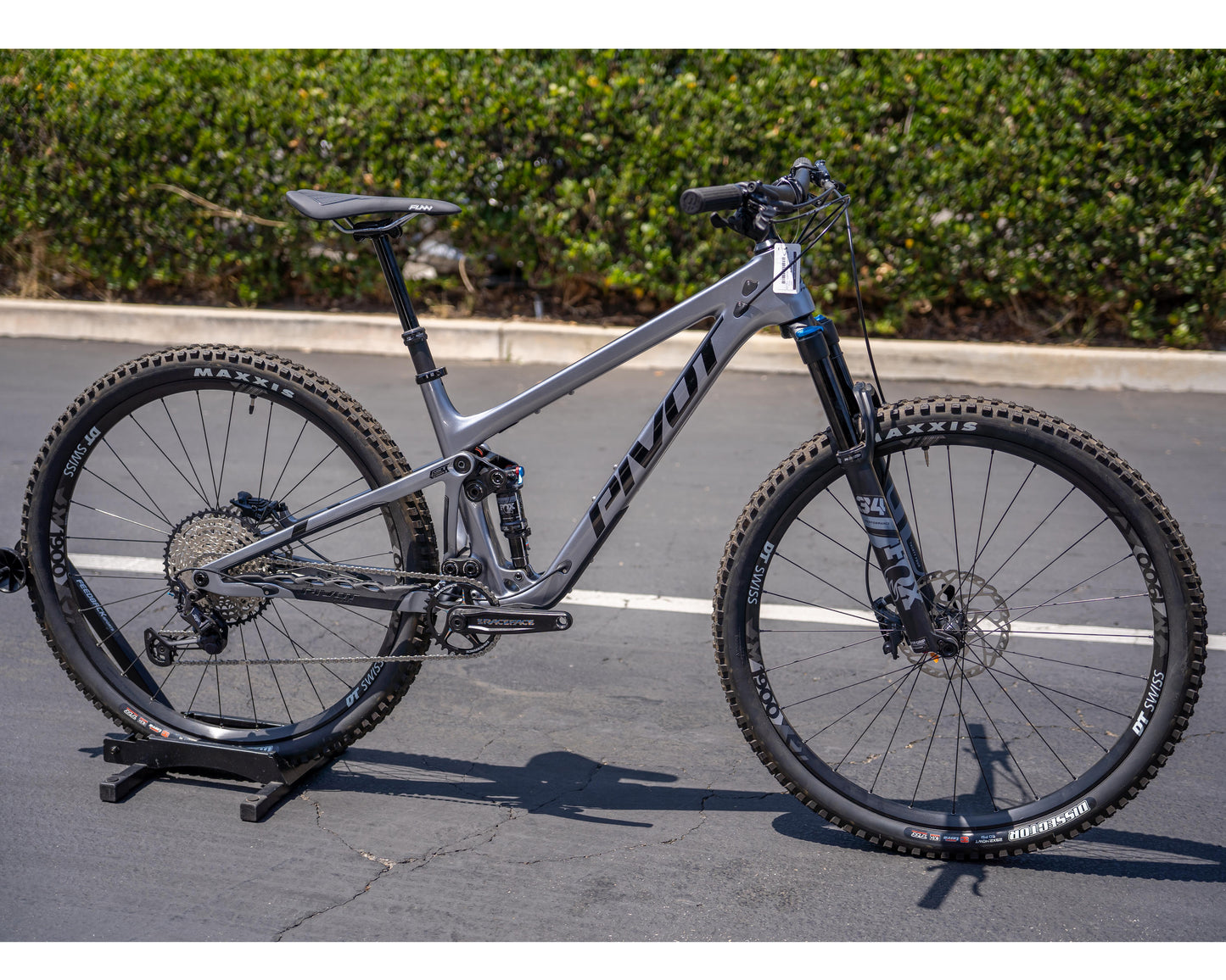 pivot gravel bike 2021 2021 Pivot Trail 429 V3 Race XT Met Silver MD – Incycle Bicycles