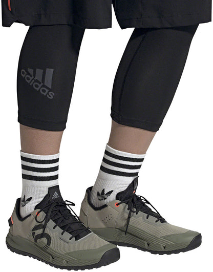 Five Ten Trailcross LT Flat Shoe - Men's, Feather Grey / Core Black / Signal Coral