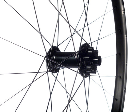 Stan's No Tubes Arch CB7 Front Wheel