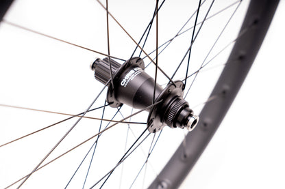 Santa Cruz Reserve 37,  Chris King MS ISO Boost  27.5" Wheelset Matte Blk